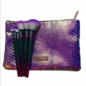 New 6 pc Mermaid Mythical Makeup Brushes w/ Bag